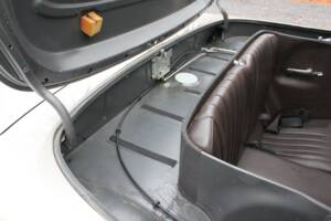 Image 17/29 of Mercedes-Benz 500 SL (1986)