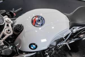 Bild 14/22 von BMW DUMMY (2021)