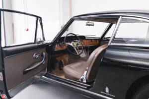 Image 7/100 of Ferrari 330 GT 2+2 (1965)