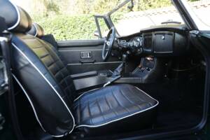 Image 24/50 of MG MGB (1974)