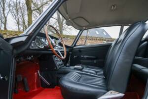 Image 23/50 of Ferrari 250 GT/E (1962)