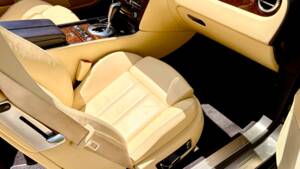 Bild 15/19 von Bentley Continental GTC (2006)