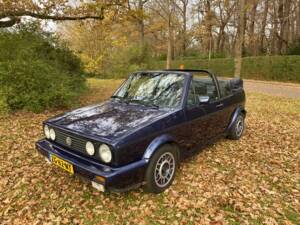 Imagen 1/24 de Volkswagen Golf I Cabrio GLi 1.8 (1991)