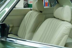 Image 21/50 de Mercedes-Benz 350 SLC (1973)