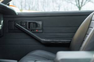 Bild 32/50 von Chevrolet Camaro Z28 (1992)