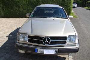 Bild 1/16 von Mercedes-Benz 230 CE (1990)