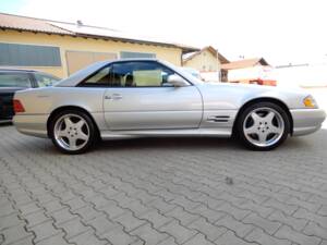 Image 29/35 of Mercedes-Benz SL 500 (2000)