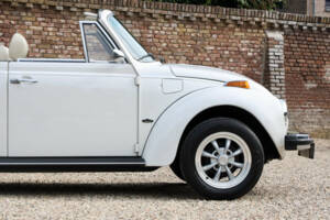 Immagine 45/50 di Volkswagen Kever 1303 &quot;Triple White&quot; (1977)