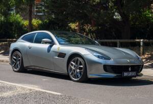 Bild 2/36 von Ferrari GTC4Lusso T (2020)