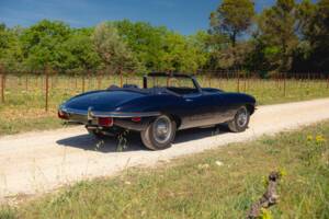 Image 4/50 de Jaguar E-Type (1969)