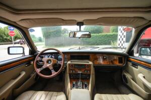 Image 30/44 of Jaguar XJ 12 (1990)