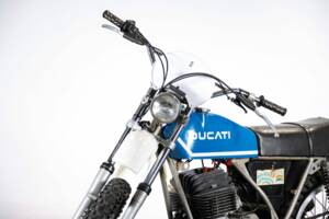 Image 32/50 of Ducati DUMMY (1976)