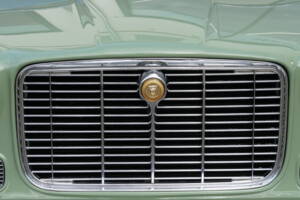 Image 6/30 de Jaguar XJ 6 4.2 (1970)