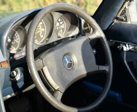Immagine 23/50 di Mercedes-Benz 380 SL (1980)