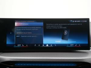 Image 18/50 of BMW 330i xDrive Touring (2025)