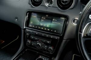 Bild 38/50 von Jaguar XJ 3.0 (2019)