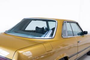 Image 28/32 of Mercedes-Benz 350 SLC (1971)
