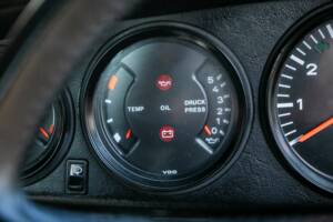 Immagine 33/41 di Porsche 911 Carrera 3.2 (1988)