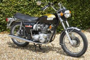 Image 3/39 of Triumph T 150 V Trident (1973)