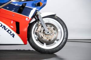 Immagine 28/48 di Honda VFR 750R RC 30 (1988)