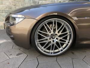 Bild 21/25 von BMW M6 (2007)