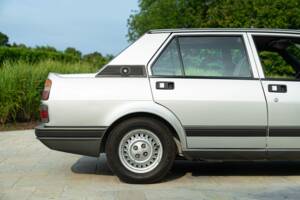 Imagen 23/50 de Alfa Romeo Giulietta 1.8 (1985)