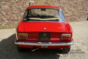 Image 5/50 of Alfa Romeo Giulia GT 1300 Junior (1975)