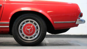 Image 24/28 of Mercedes-Benz 230 SL (1964)