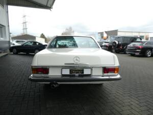 Image 5/20 of Mercedes-Benz 220 D (1972)