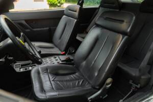 Image 38/50 of Ferrari Mondial 3.2 (1987)