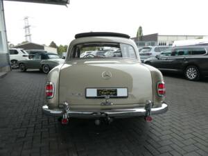 Image 5/25 of Mercedes-Benz 219 (1956)