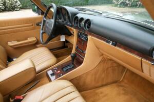Image 11/50 de Mercedes-Benz 560 SL (1988)