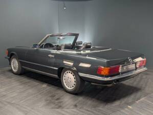 Image 8/50 of Mercedes-Benz 300 SL (1989)