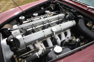 Image 17/23 of Aston Martin DB 6 (1966)