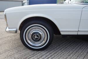 Image 25/33 de Mercedes-Benz 230 SL (1965)