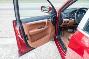 Image 32/45 of Porsche Cayenne Turbo (2009)