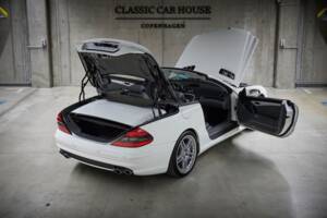 Image 14/99 de Mercedes-Benz SL 55 AMG (2005)