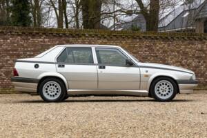 Afbeelding 35/50 van Alfa Romeo 75 2.0 Twin Spark (1988)
