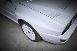 Image 68/93 of Lancia Delta HF Integrale Evoluzione I (1992)