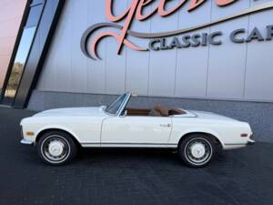 Image 1/48 of Mercedes-Benz 280 SL (1970)