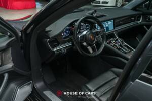 Image 15/24 of Porsche Panamera Turbo (2018)