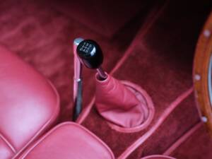 Image 21/33 of Jaguar XK 120 OTS (1951)