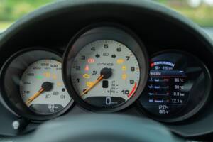 Image 53/100 of Porsche 718 Cayman GT4 RS Weissach (2024)