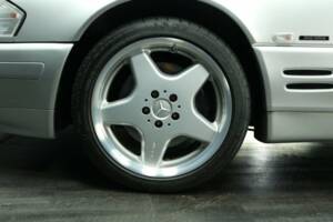 Image 48/49 of Mercedes-Benz SL 500 (2001)