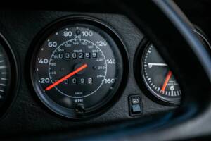 Immagine 10/41 di Porsche 911 Carrera 3.2 (1988)