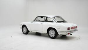 Imagen 4/15 de Alfa Romeo Giulia 1600 Sprint GT Veloce (1966)