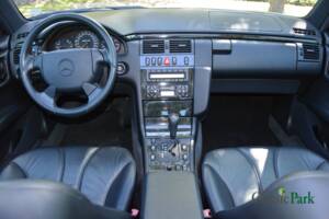 Image 11/50 de Mercedes-Benz E 50 AMG (1996)