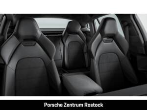 Bild 9/10 von Porsche Panamera GTS (1900)