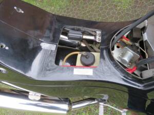 Image 20/44 of Norton F1 (1990)