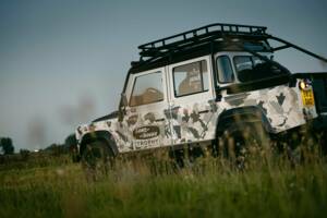 Bild 29/42 von Land Rover Defender Works V8 Trophy (2012)